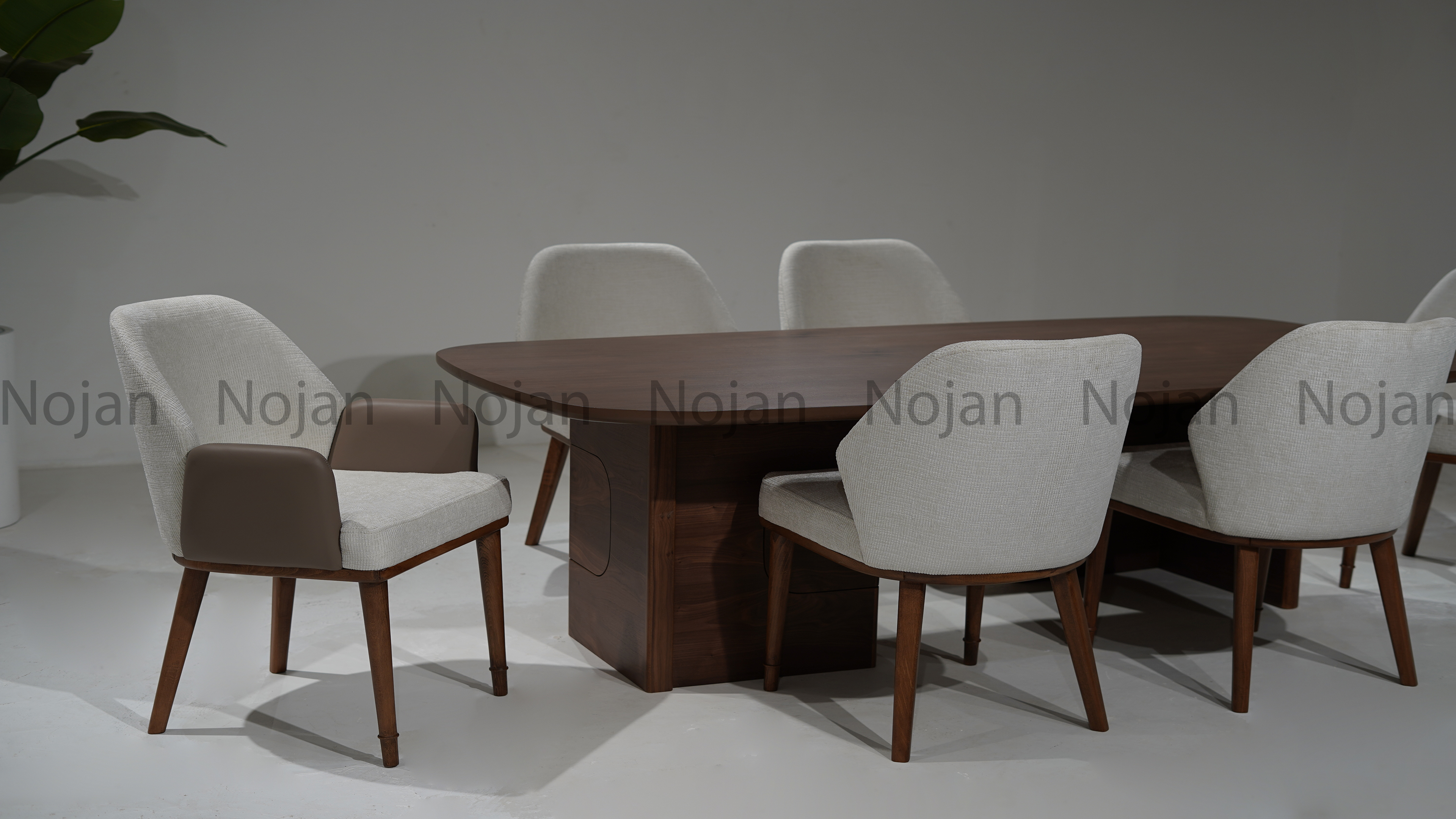 میزغذاخوری ونیز