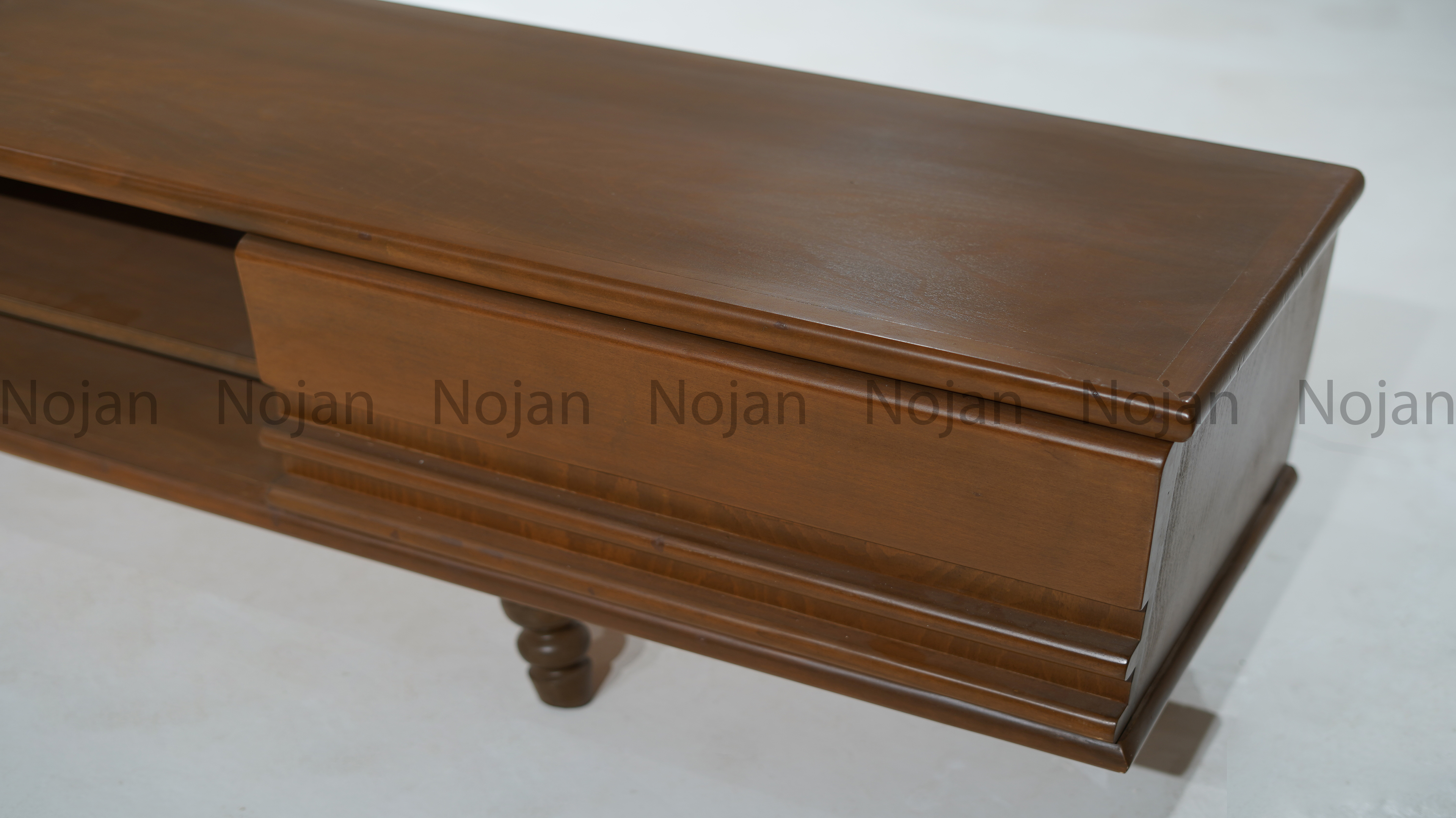 میز تی وی مارتین